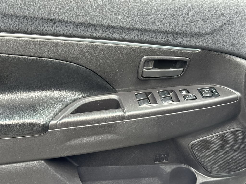 Used 2015 Mitsubishi Outlander Sport ES FWD image 12