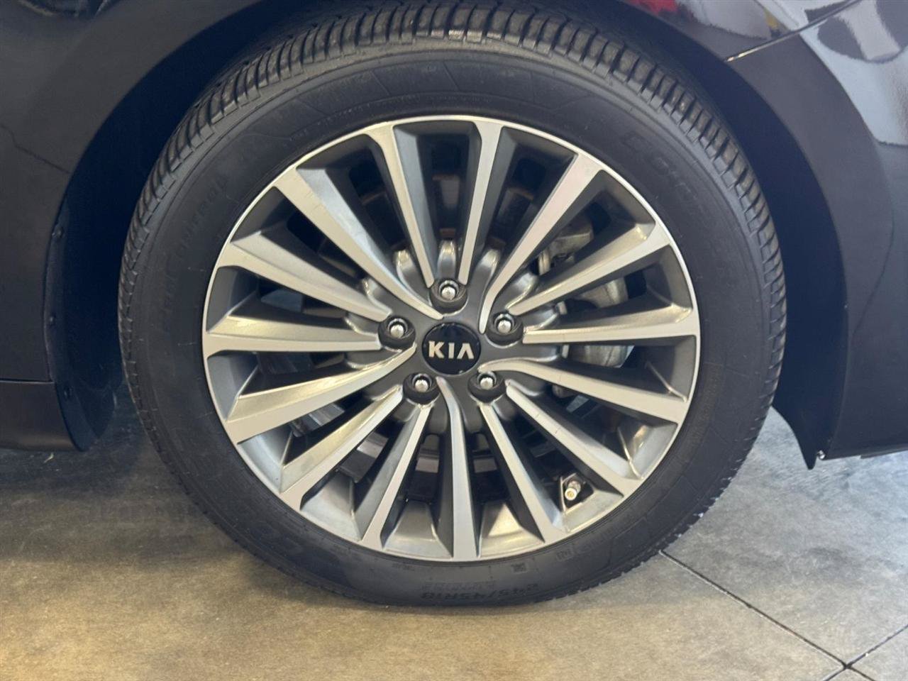 Used 2019 Kia Cadenza Premium FWD image 31