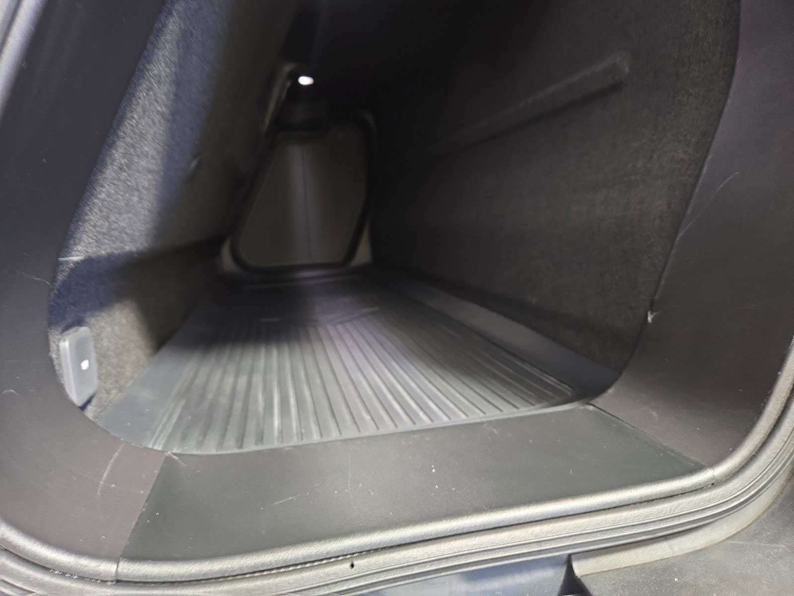 Used 2024 Rivian R1T Adventure image 34