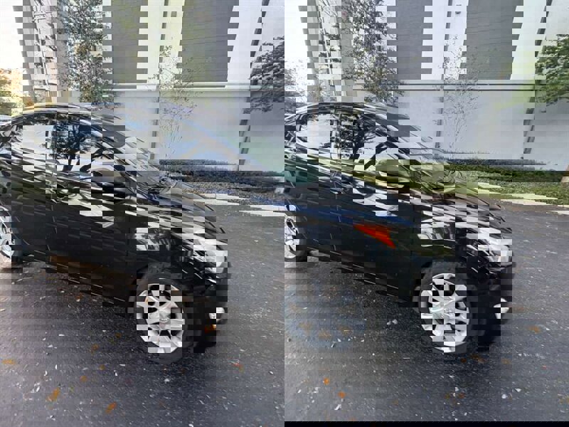 Used 2013 Hyundai Elantra Limited w/ Technology Pkg image 7