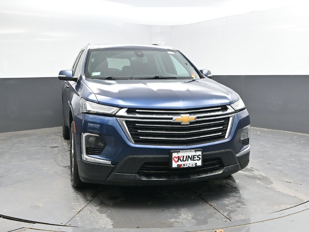 Used 2023 Chevrolet Traverse LT FWD image 2