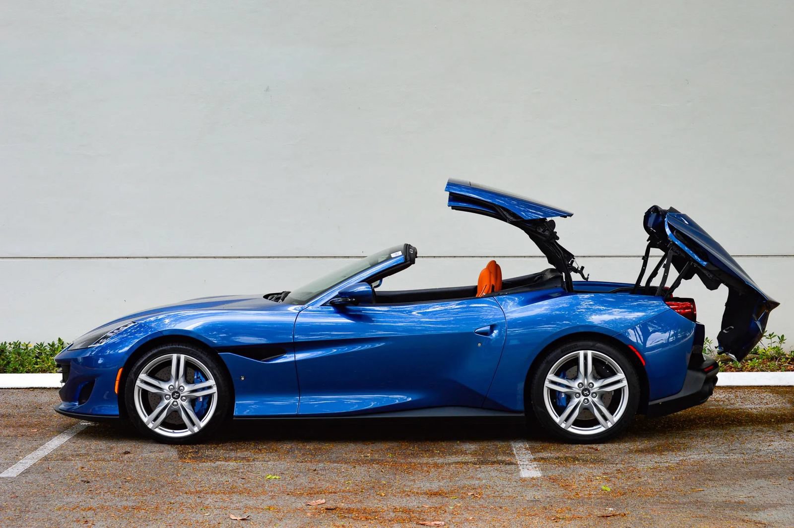 Used 2021 Ferrari Portofino M RWD image 5