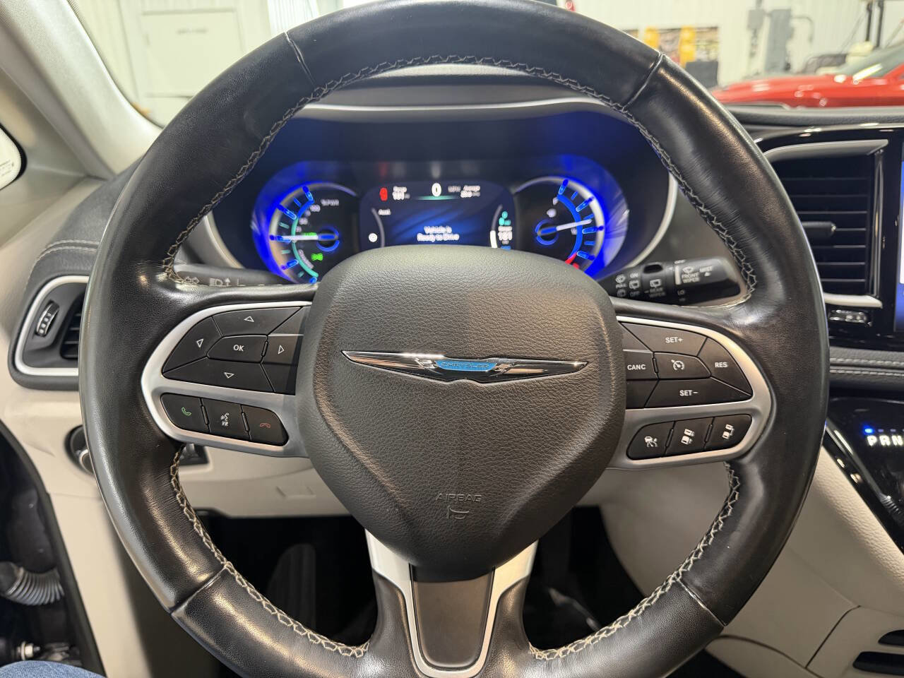 Used 2021 Chrysler Pacifica Touring-L FWD image 18