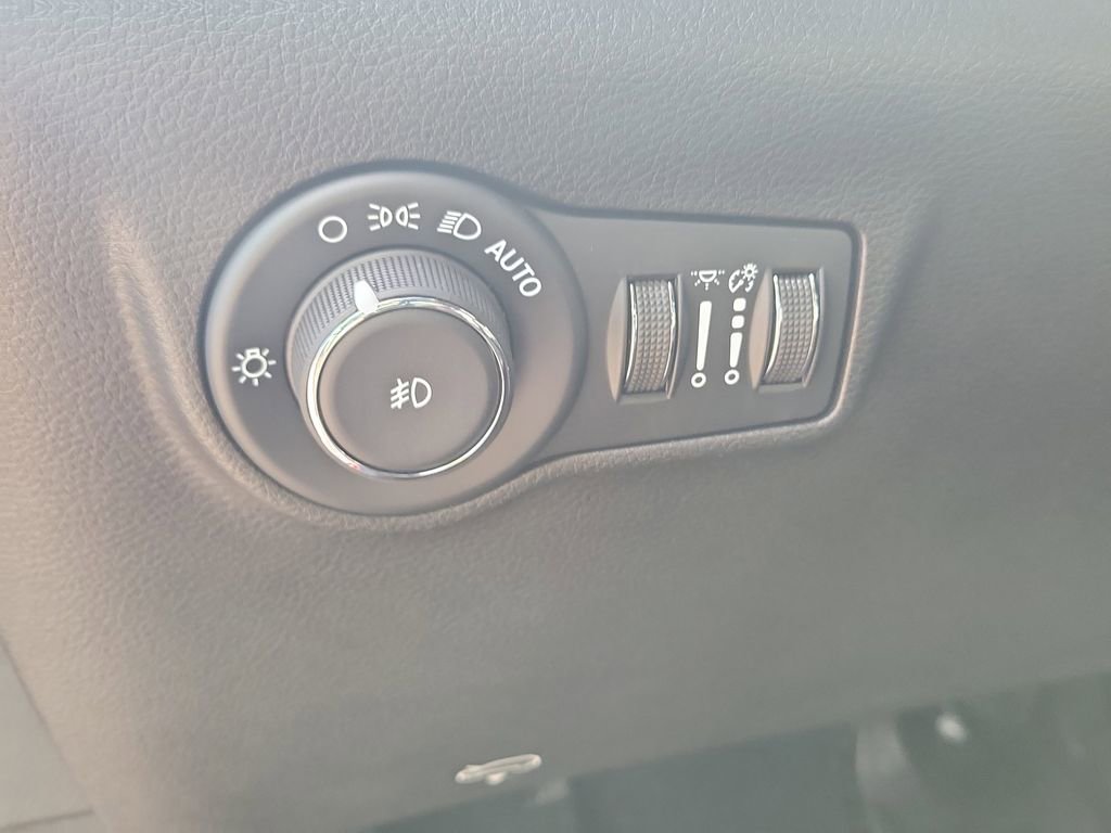 New 2026 Jeep Compass Limited image 23