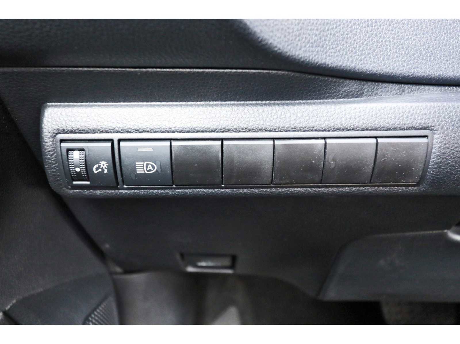 Used 2025 Toyota Corolla SE image 19