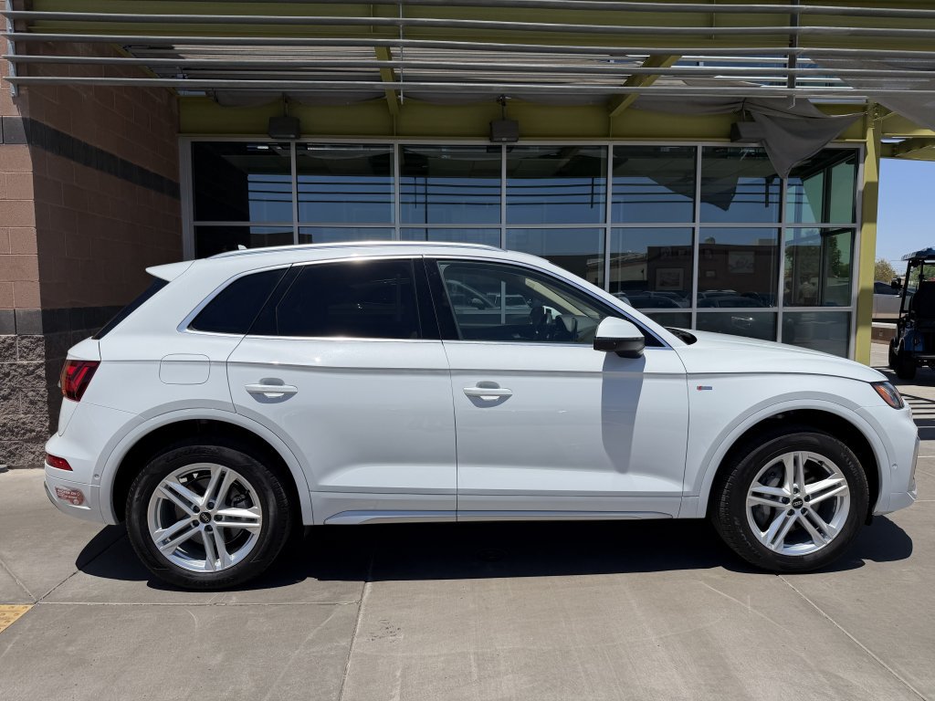 Used 2024 Audi Q5 e Prestige w/ Prestige Package AWD/4WD image 9