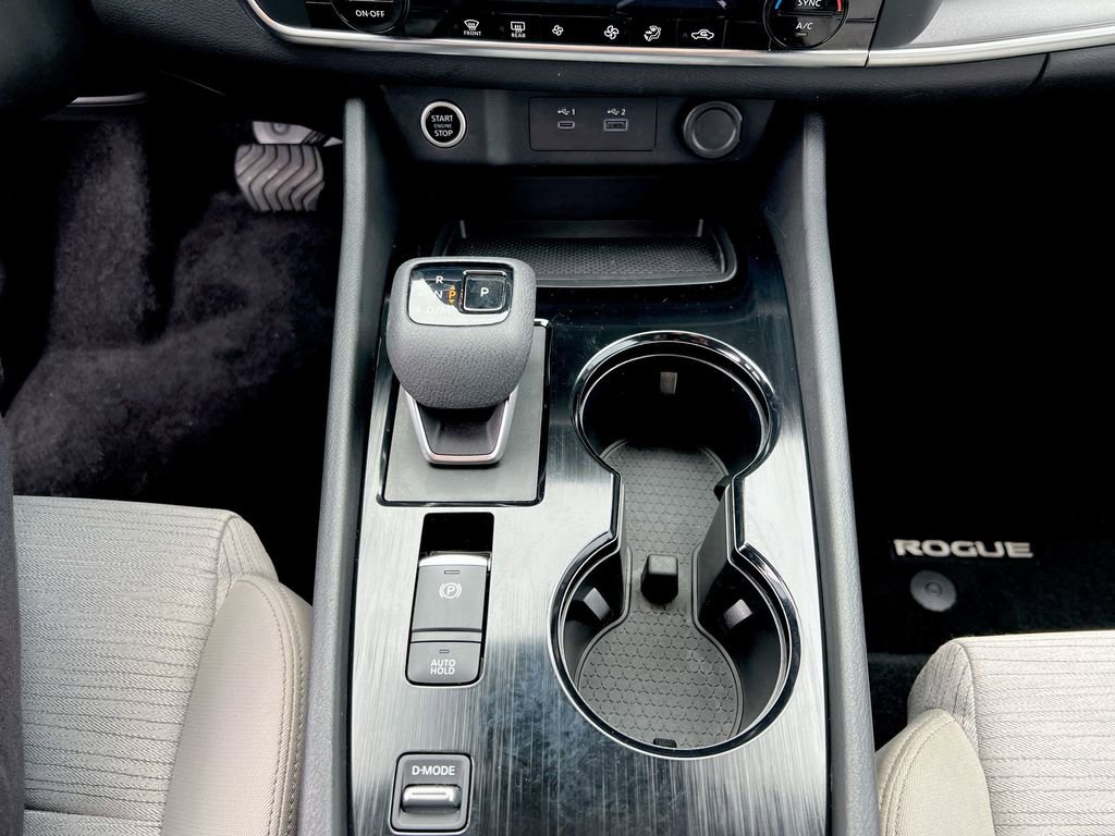 Used 2023 Nissan Rogue SV image 14