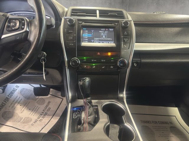 Used 2017 Toyota Camry SE FWD image 21