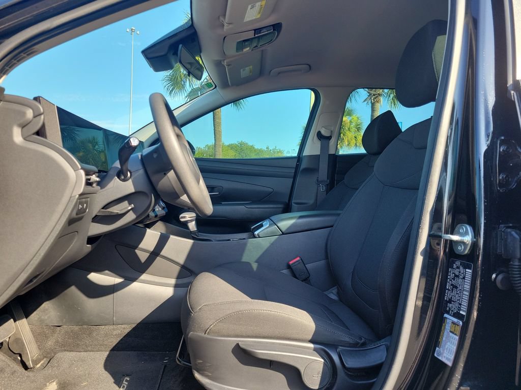 Used 2025 Hyundai Tucson SE FWD image 21