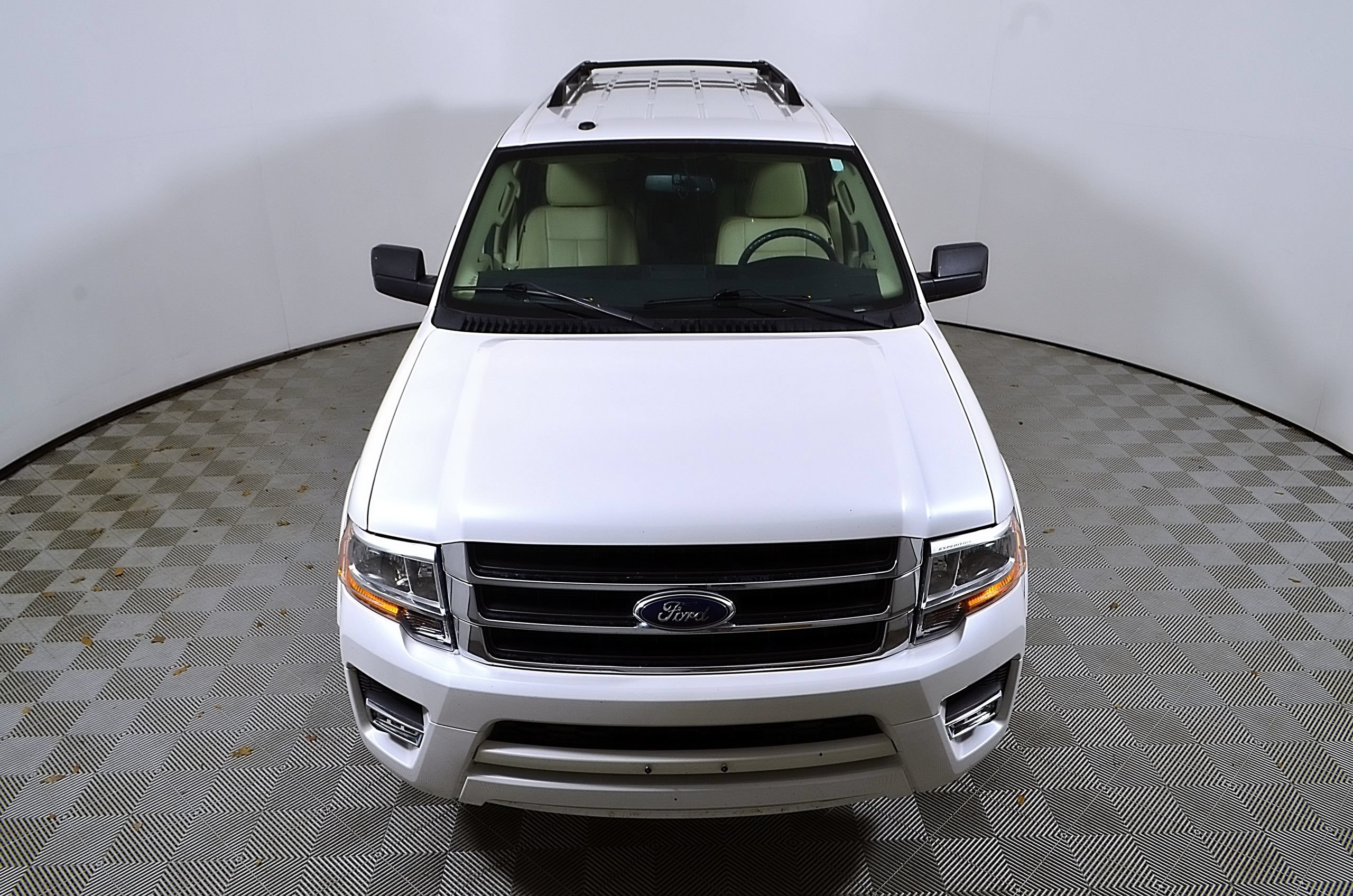 Used 2017 Ford Expedition XLT w/ Equipment Group 202A RWD image 5