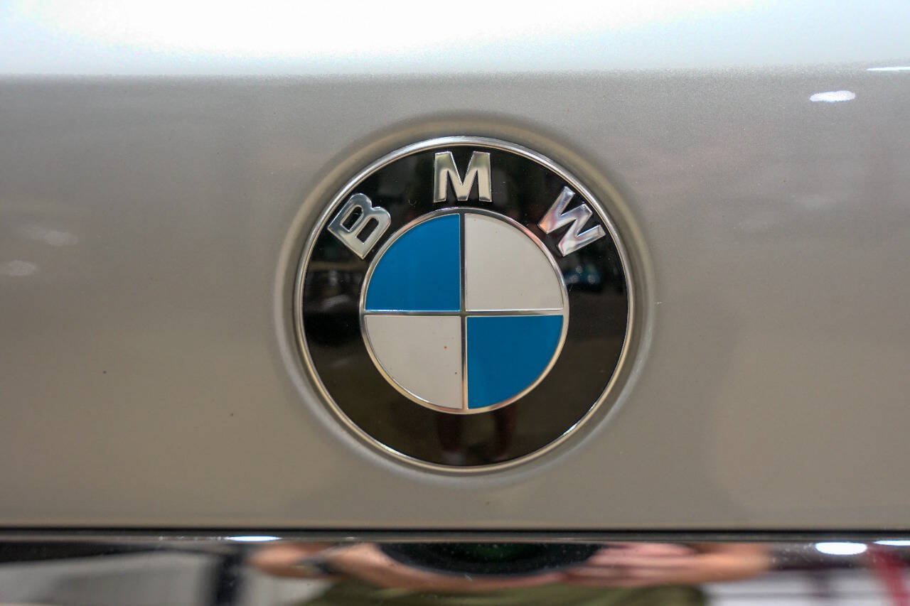 Used 2013 BMW 750Li xDrive AWD/4WD image 23