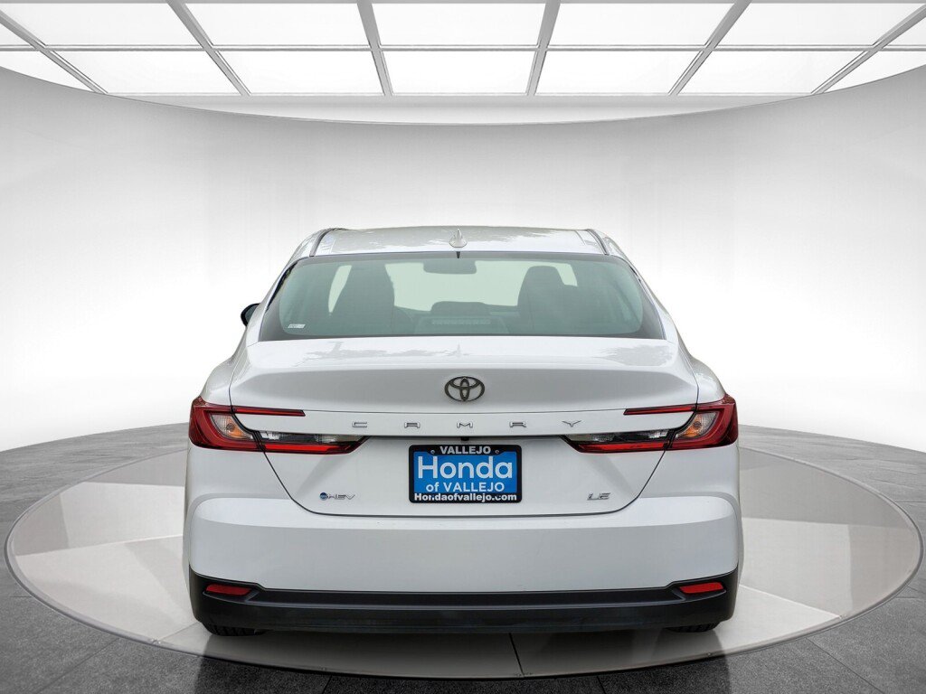 Used 2025 Toyota Camry LE FWD image 4