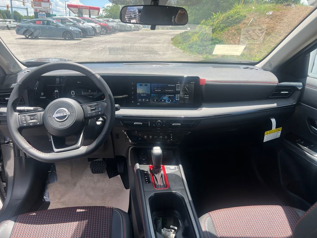 New 2025 Nissan Kicks SR image 13