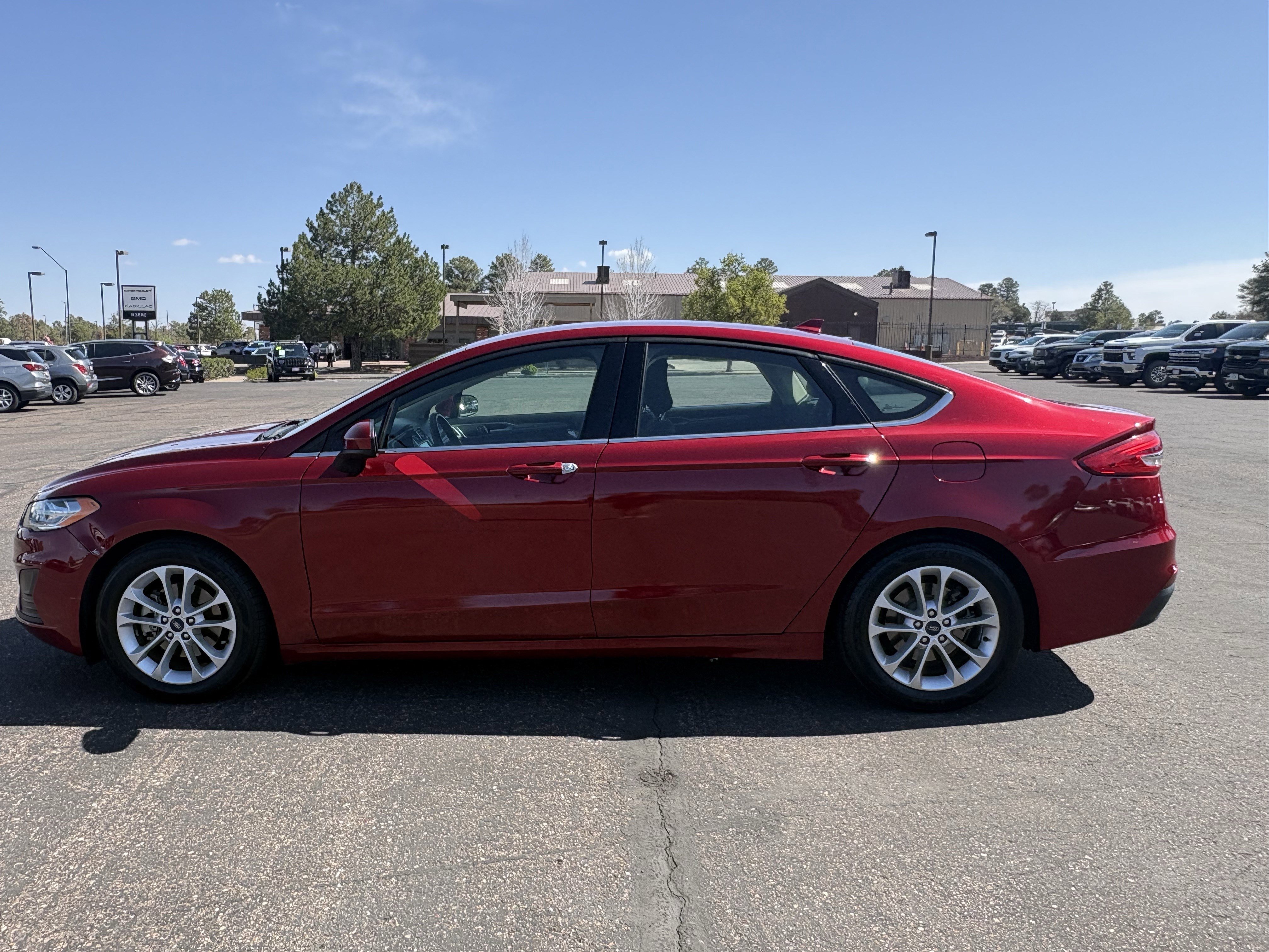 Used 2019 Ford Fusion SE image 8