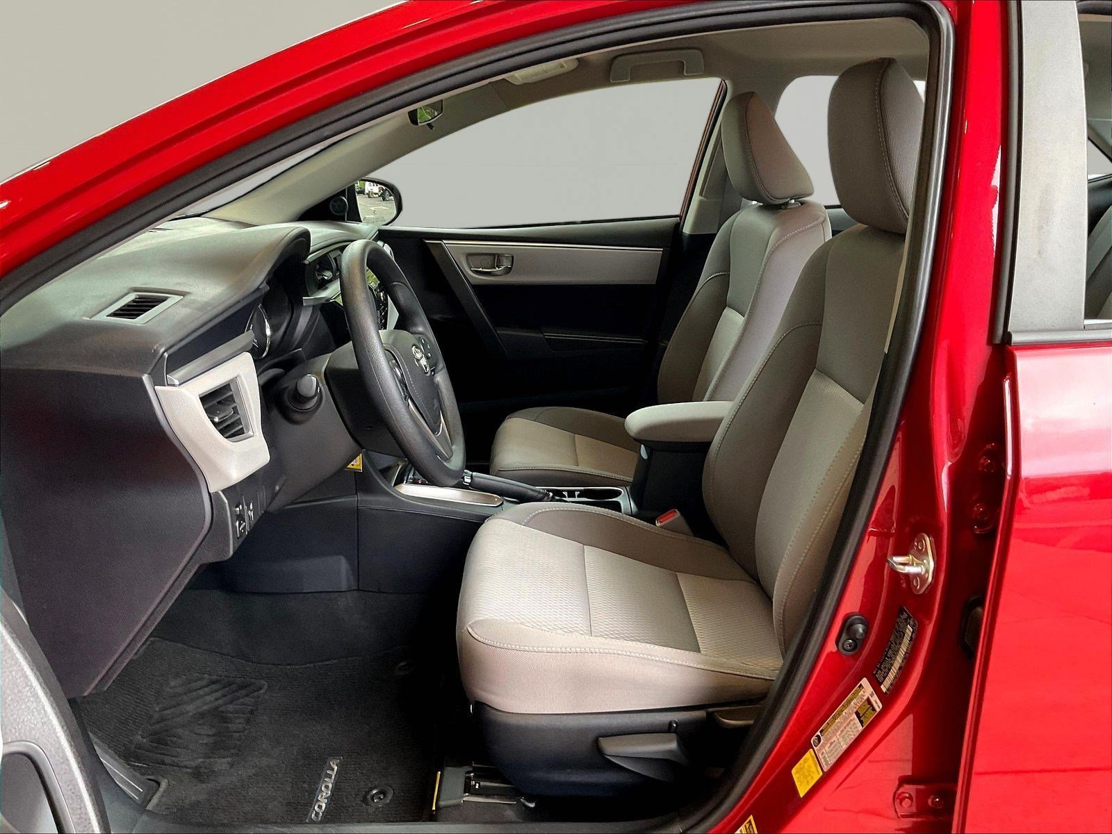 Used 2015 Toyota Corolla LE FWD image 20