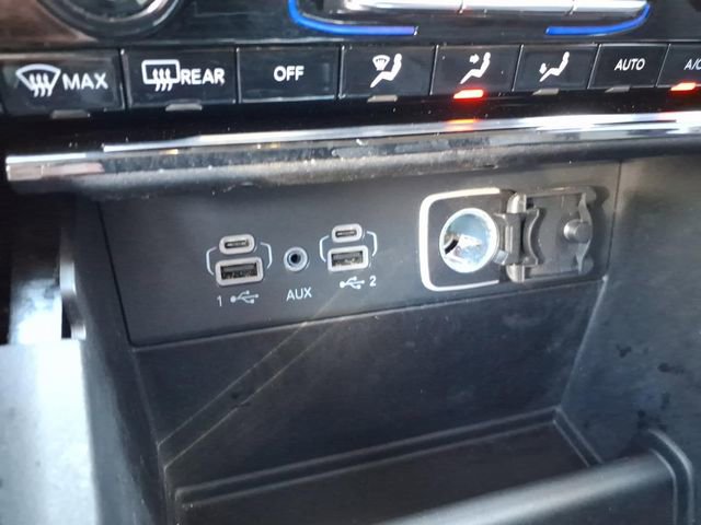 Used 2023 Jeep Grand Cherokee Limited AWD/4WD image 9