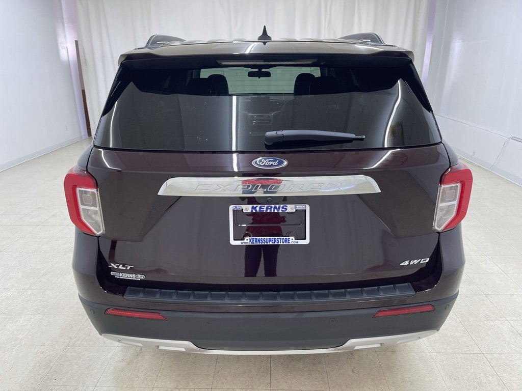 Used 2023 Ford Explorer XLT w/ Equipment Group 202A image 4