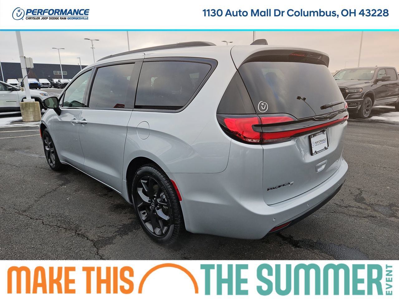 New 2026 Chrysler Pacifica Select w/ S Appearance Package FWD image 5