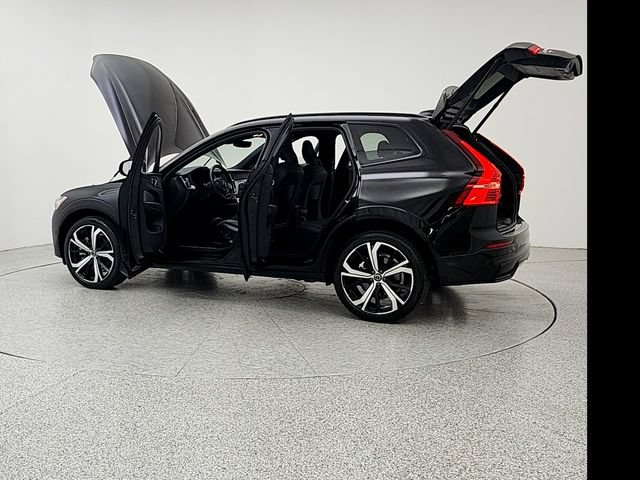 Used 2024 Volvo XC60 T8 Ultimate w/ Protection Package Premier AWD/4WD image 12