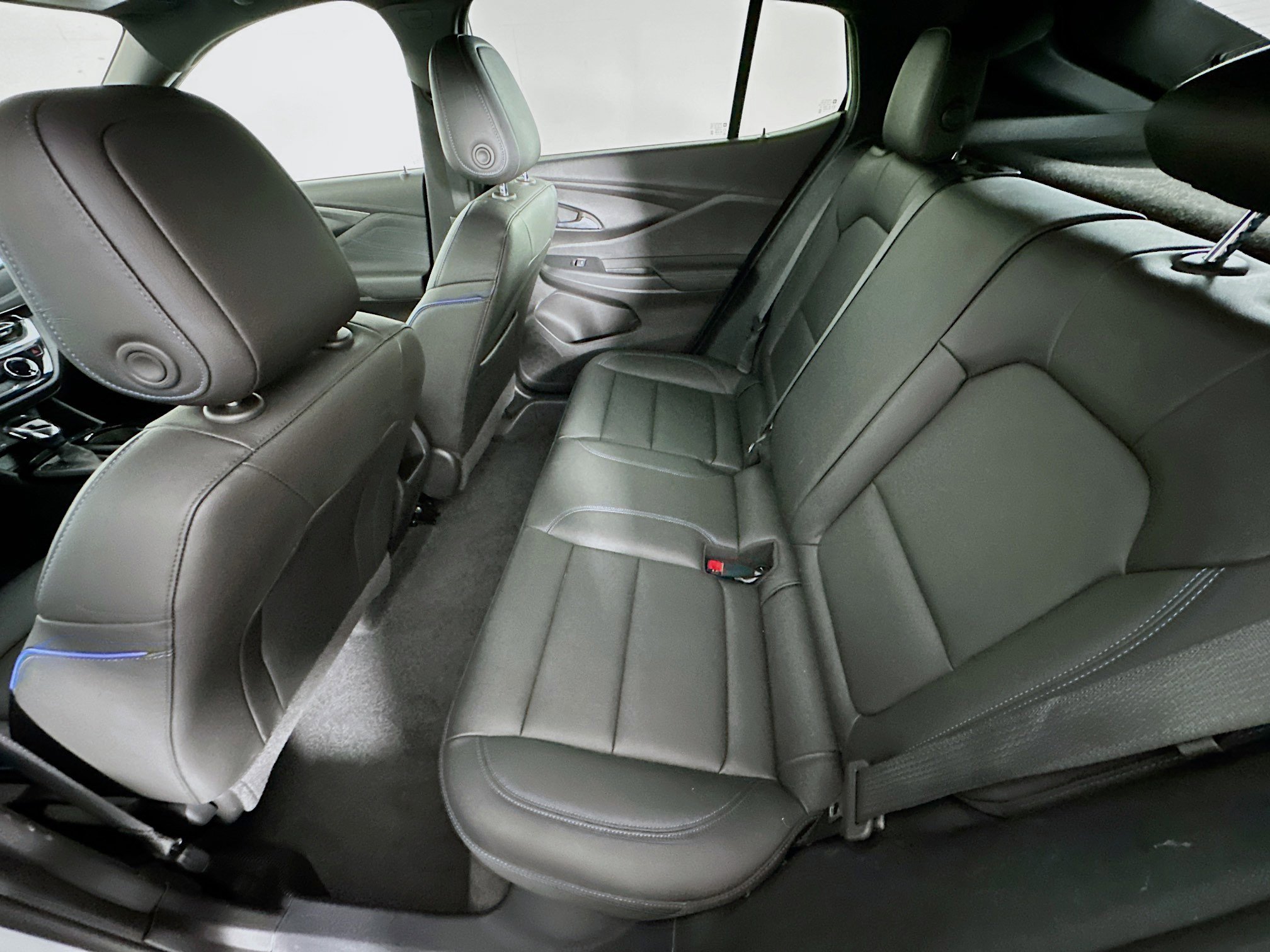 Used 2025 Buick Envista Sport Touring image 25