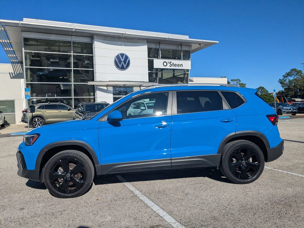 Used 2026 Volkswagen Taos SEL AWD/4WD image 3