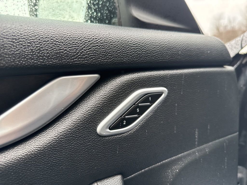 Used 2023 Maserati Levante Modena image 13