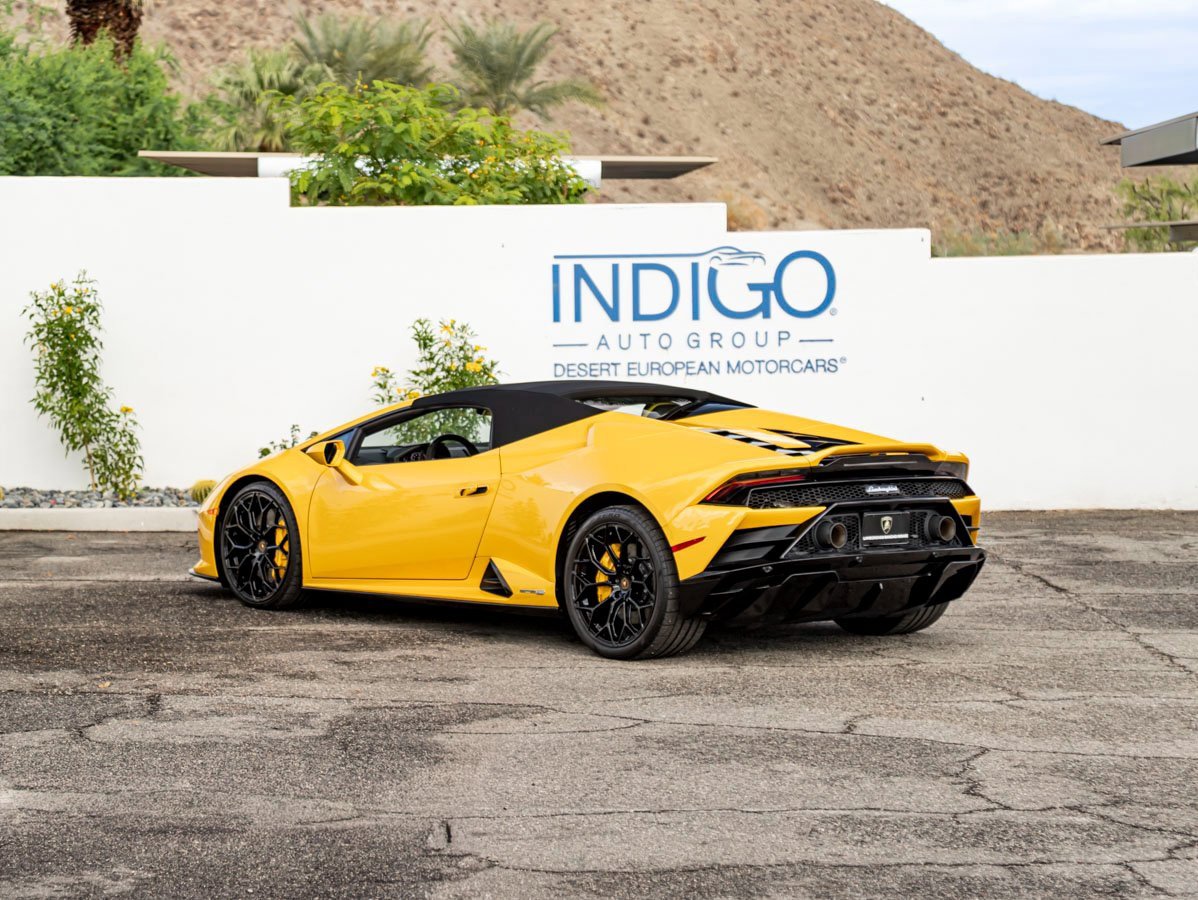 Used 2023 Lamborghini Huracan EVO image 11