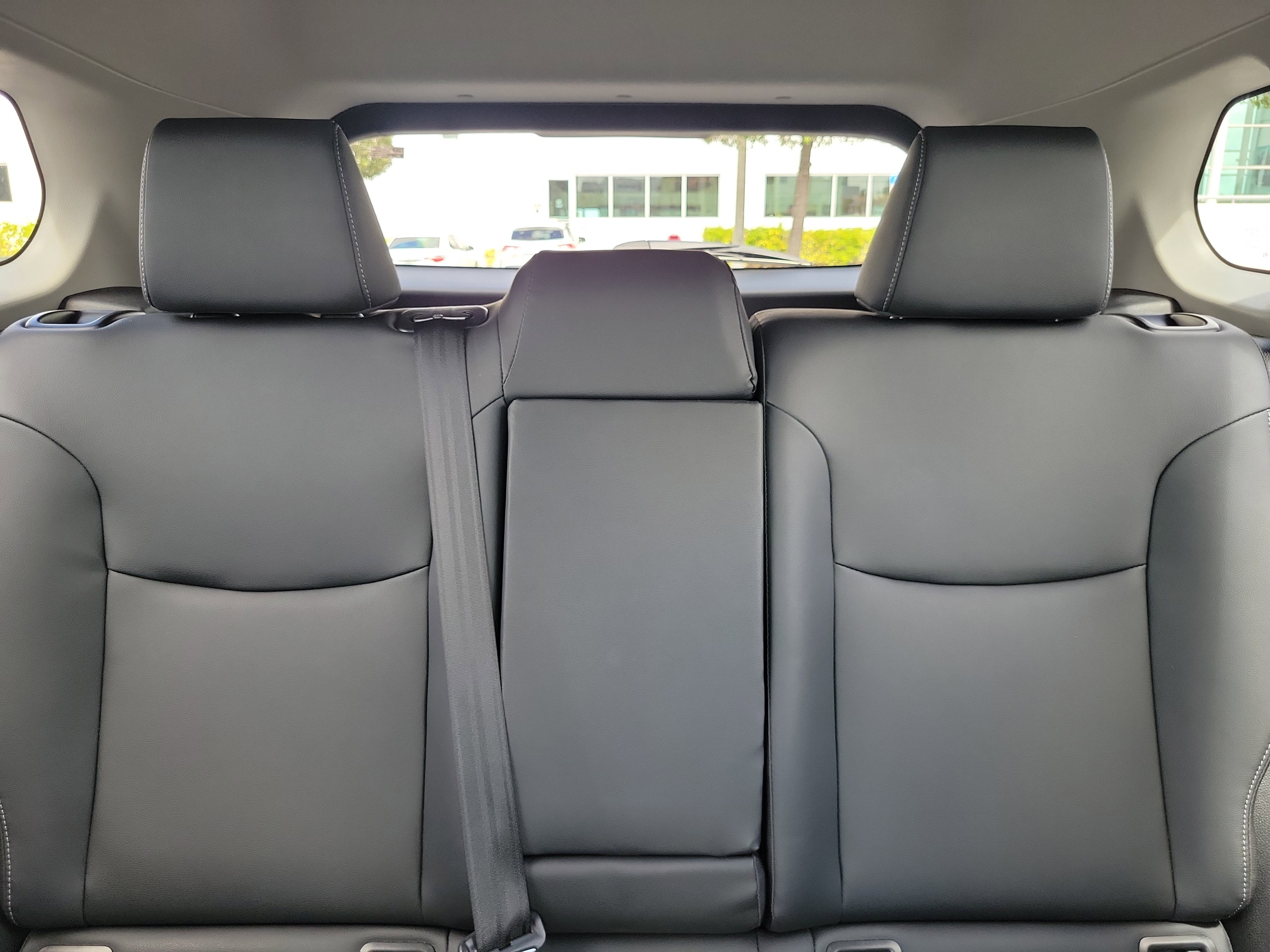 Used 2025 Toyota Corolla Cross XLE w/ Convenience Package image 21