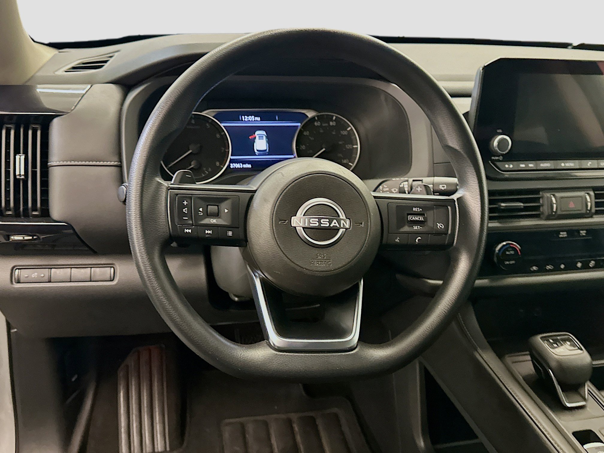 Used 2024 Nissan Pathfinder S image 18