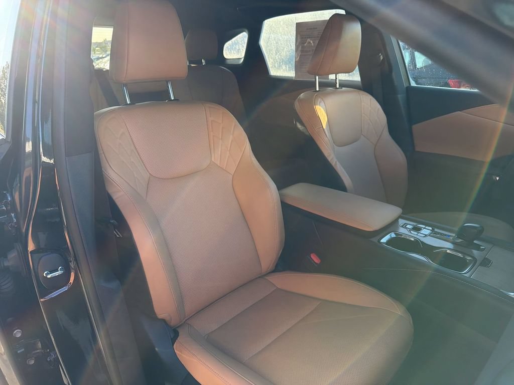 Used 2024 Lexus RX 350 Premium w/ Accessory Package (Z1) AWD/4WD image 20