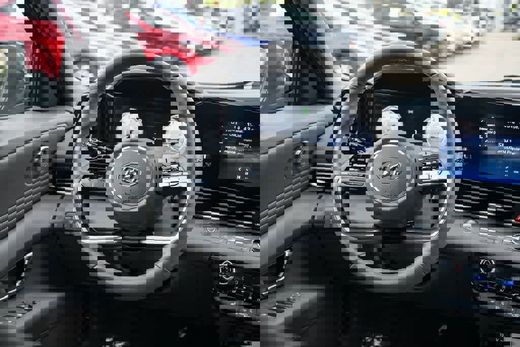 Used 2023 Hyundai Elantra SEL w/ Convenience Package image 12