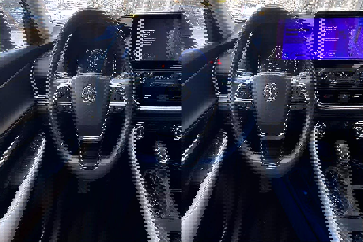 Used 2024 Toyota Grand Highlander XLE image 6