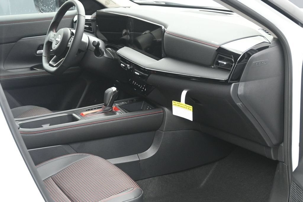 New 2026 Nissan Kicks SR w/ Cold Weather Package AWD/4WD image 6
