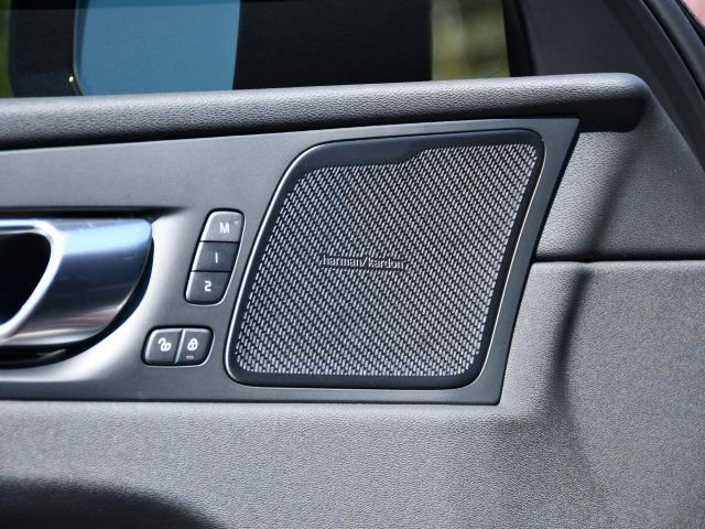New 2026 Volvo XC60 B5 Plus w/ Protection Package Premier AWD/4WD image 11