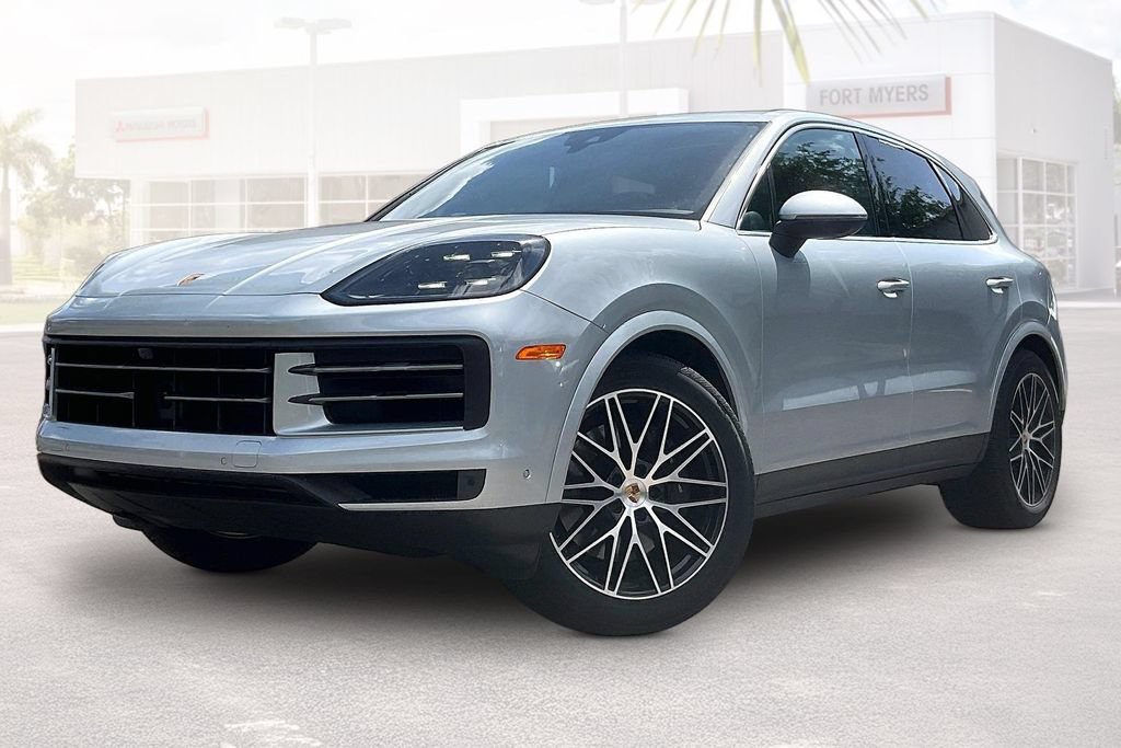 Used 2025 Porsche Cayenne AWD/4WD image 29