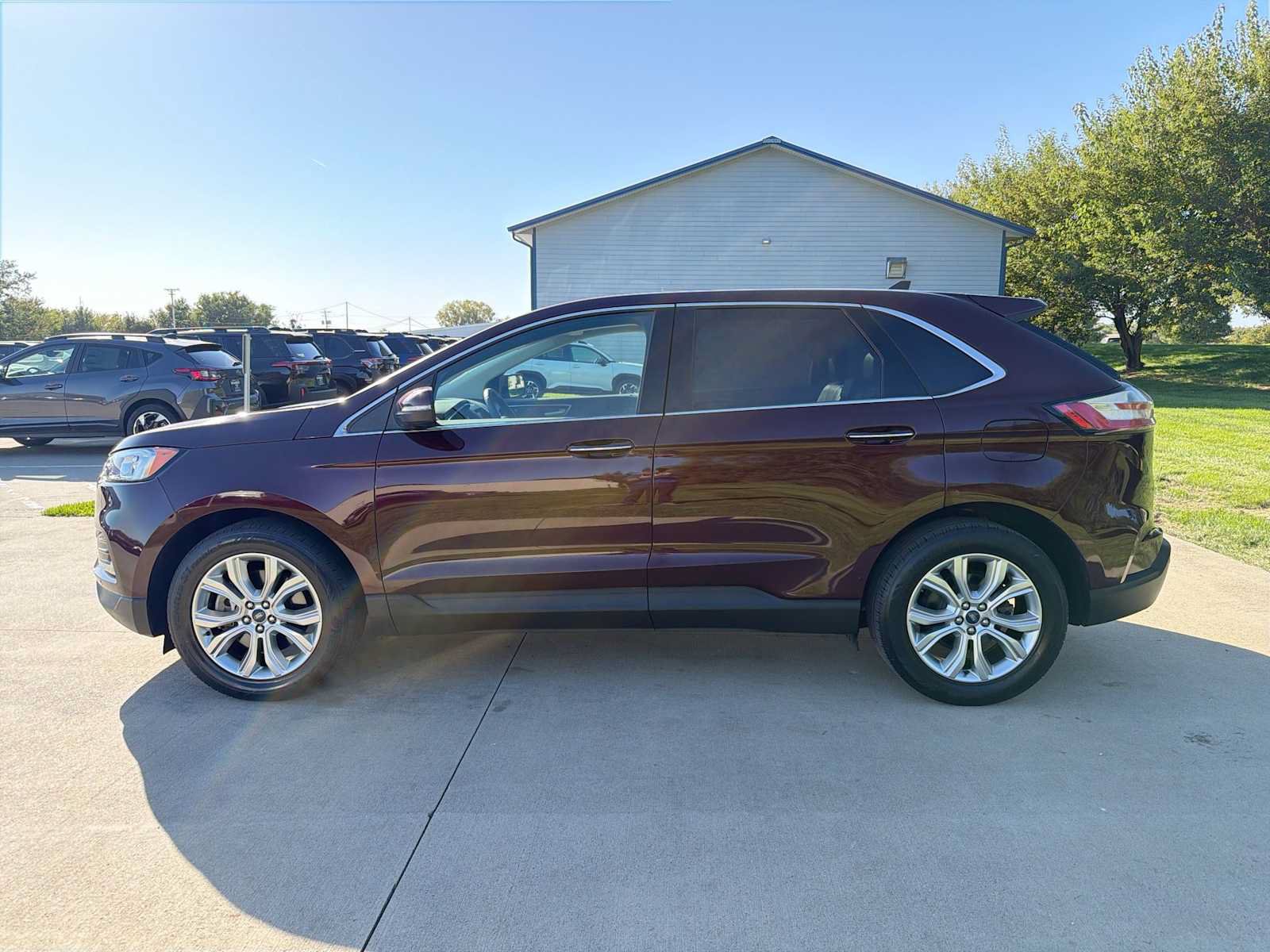 Used 2020 Ford Edge Titanium AWD/4WD image 3