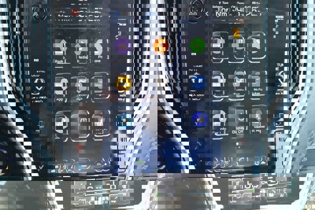 Certified 2025 Subaru Outback Premium image 27