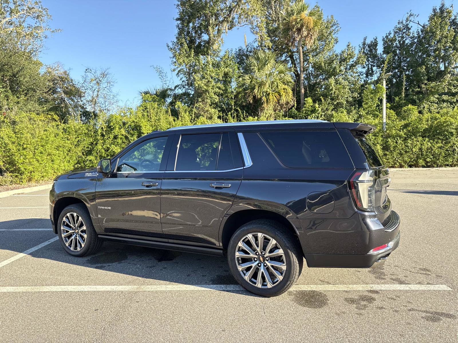 Used 2025 Chevrolet Tahoe High Country AWD/4WD image 5