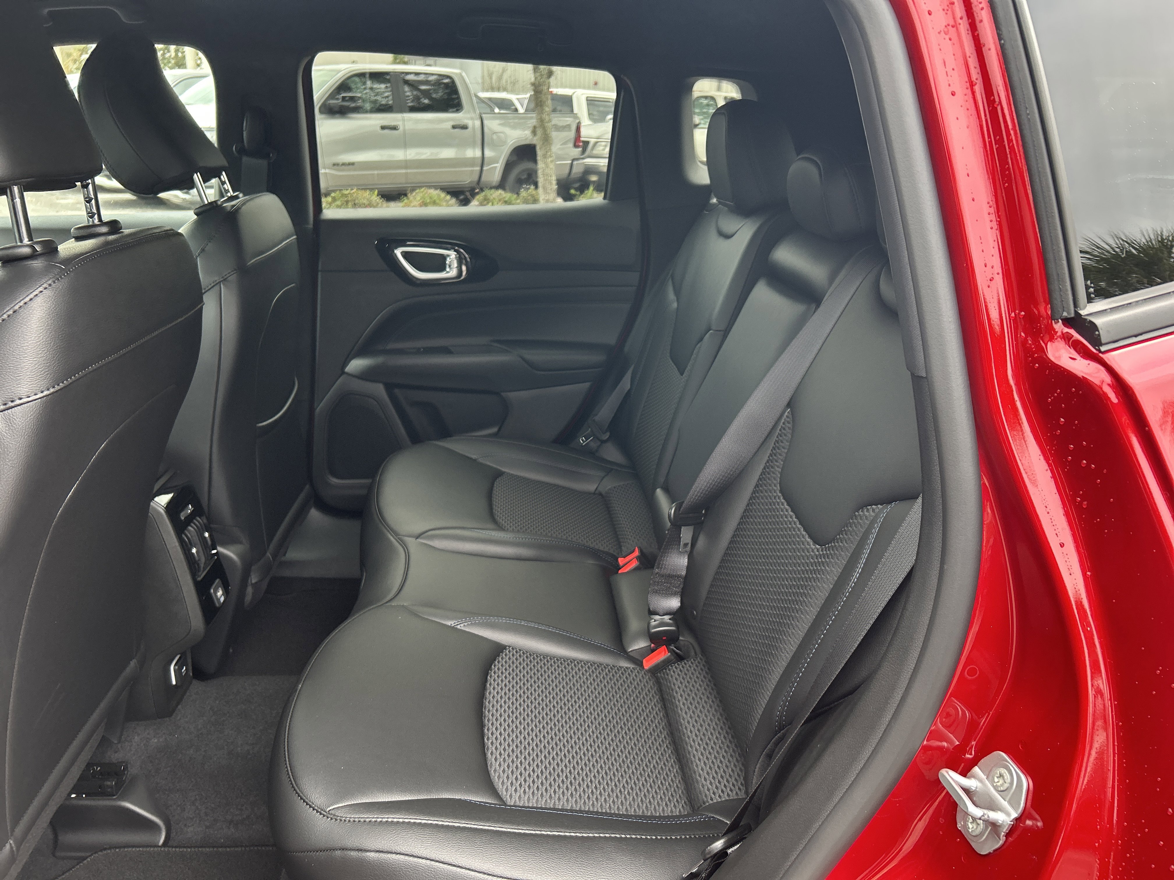 New 2026 Jeep Compass Latitude image 28