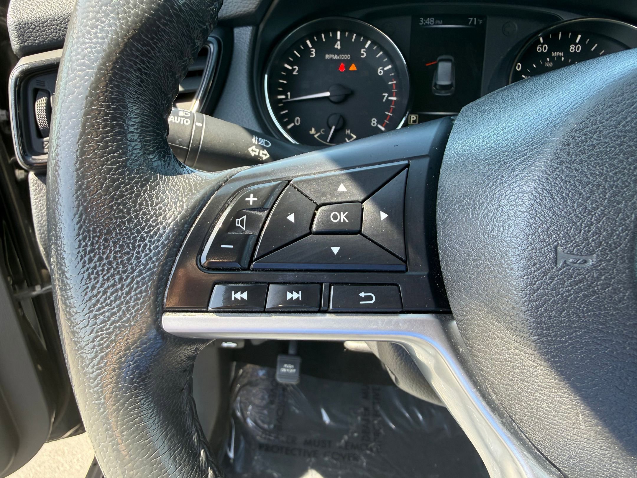 Used 2017 Nissan Rogue SV AWD/4WD image 15