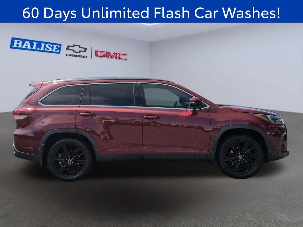 Used 2019 Toyota Highlander SE w/ Carpet Mat Package (TMS) AWD/4WD image 3