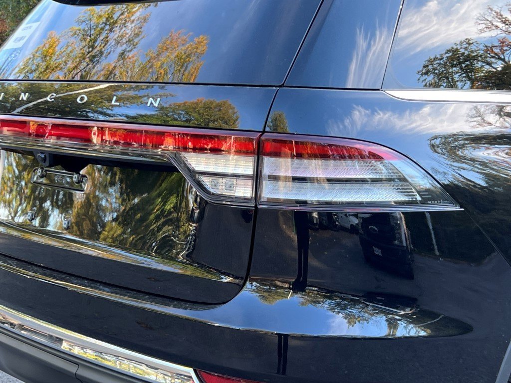 New 2026 Lincoln Aviator AWD image 5