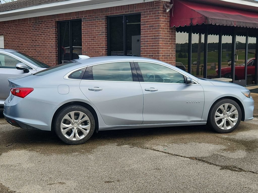 Used 2018 Chevrolet Malibu Premier w/ Driver Confidence Package FWD image 2