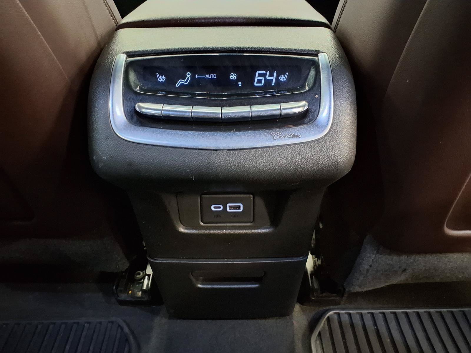 Used 2020 Cadillac XT6 Premium Luxury FWD image 14
