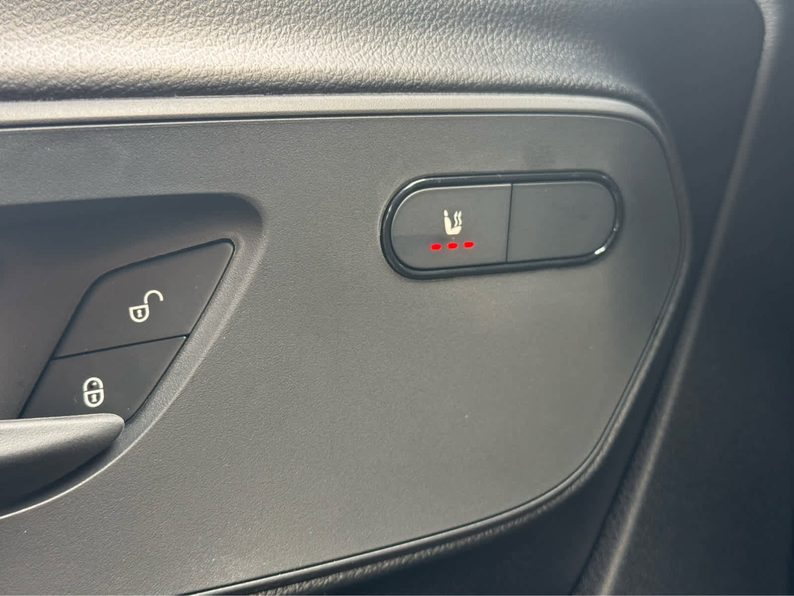 Used 2025 Mercedes-Benz Sprinter 2500 image 18