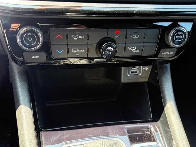 New 2026 Jeep Compass Latitude AWD/4WD image 21