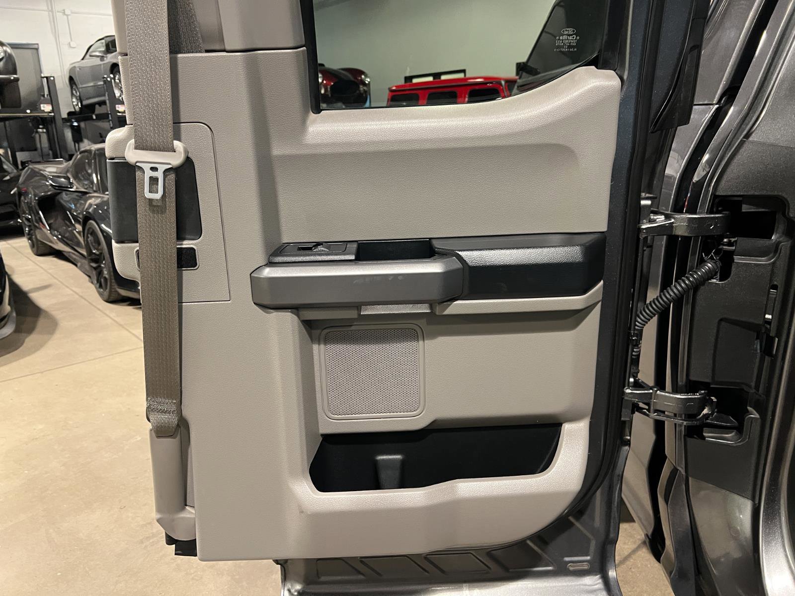 Used 2015 Ford F150 XLT w/ Equipment Group 302A Luxury image 33