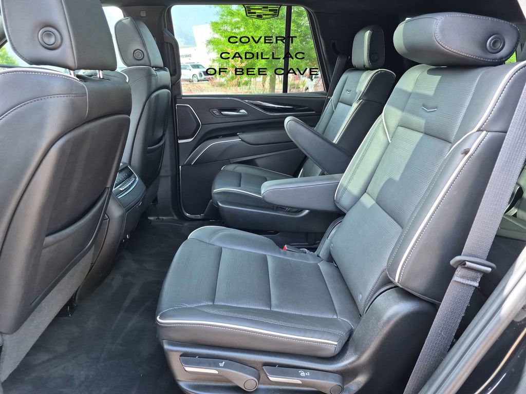 Used 2024 Cadillac Escalade Sport w/ LPO, ONYX Package image 39