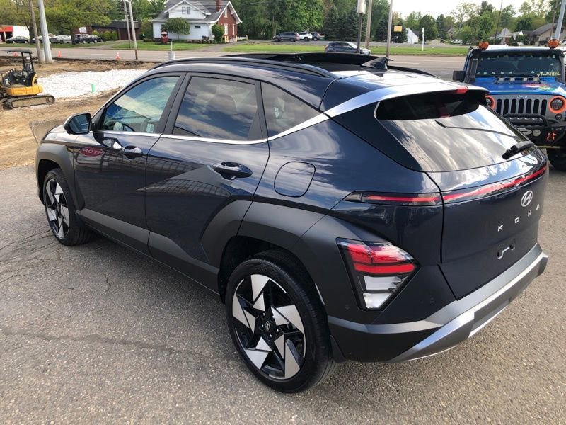 Used 2024 Hyundai Kona Limited AWD/4WD image 5