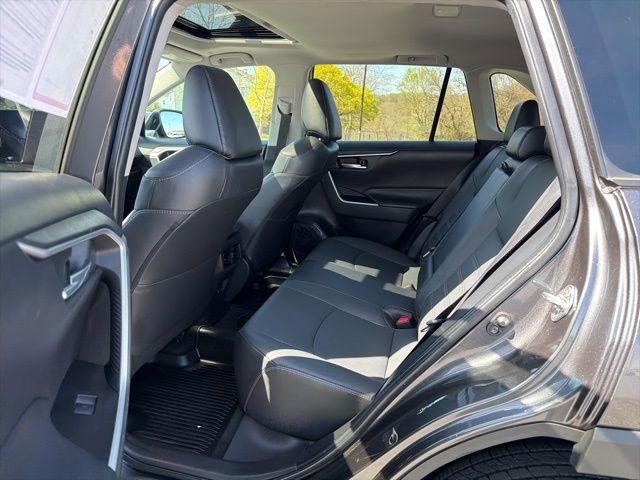Used 2023 Toyota RAV4 XLE Premium image 16